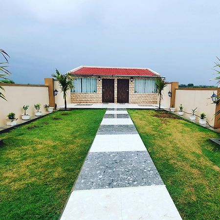 Krishna Farm & Forest Villa Bhuj Bilik gambar