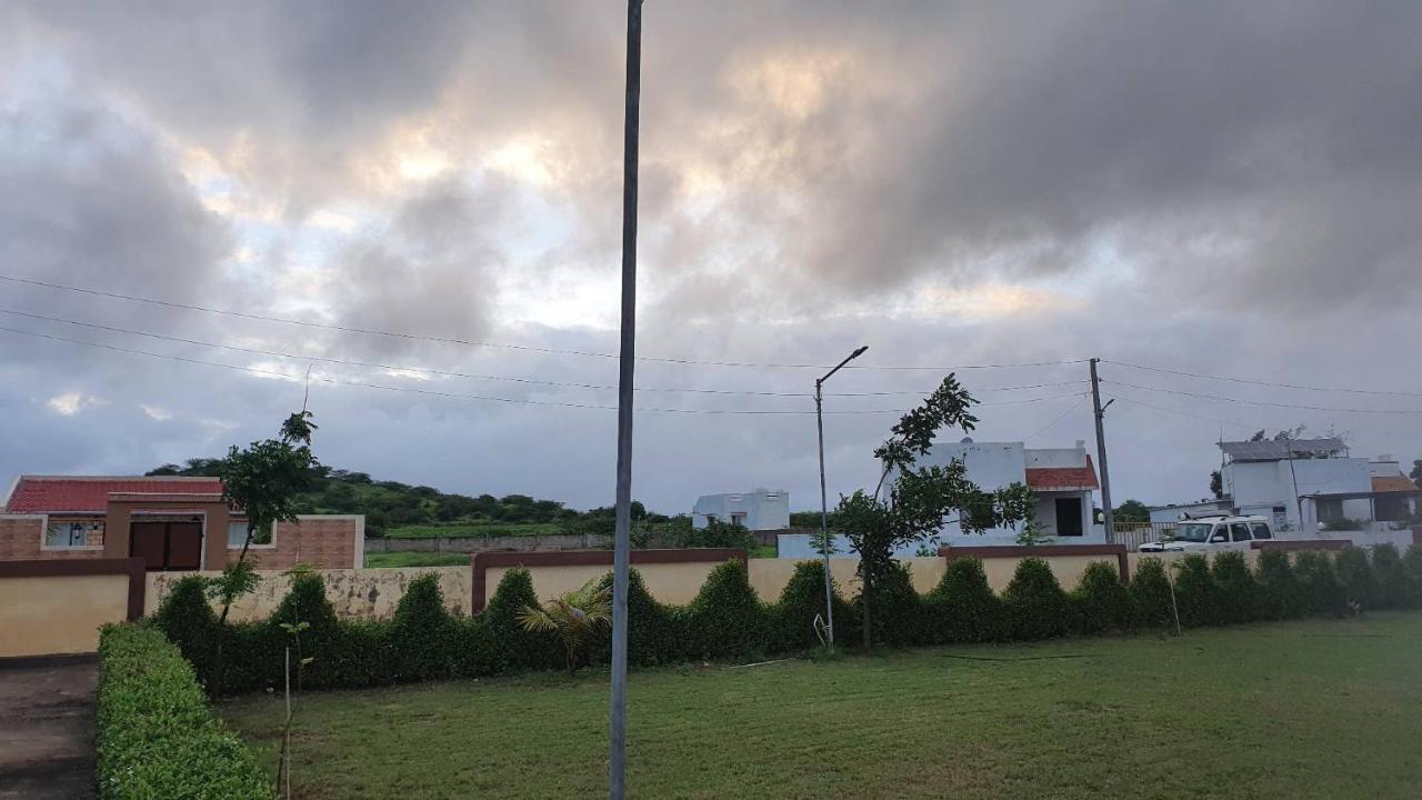 Krishna Farm & Forest Villa Bhuj Luaran gambar