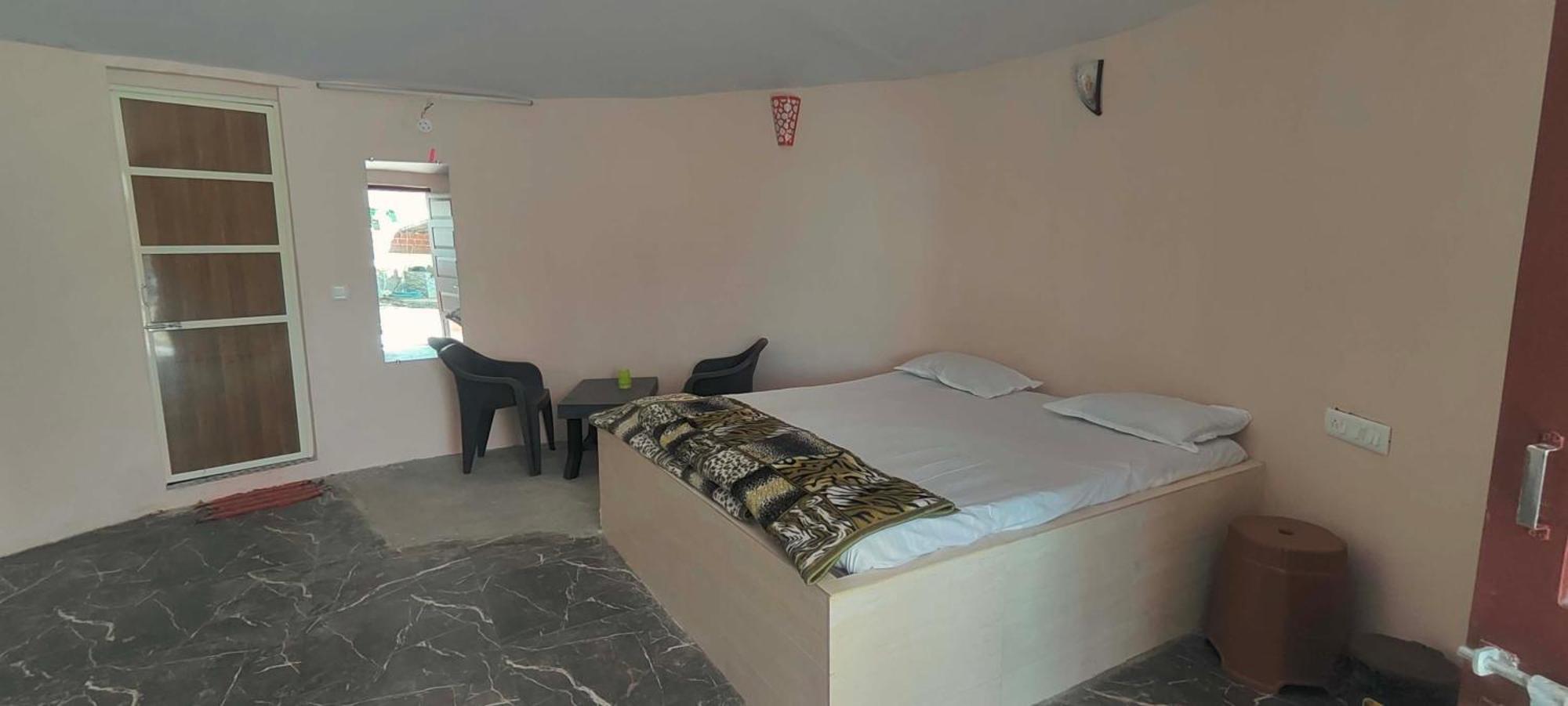Krishna Farm & Forest Villa Bhuj Bilik gambar
